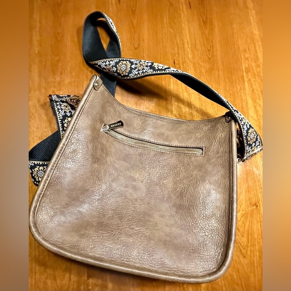 Leather Crossbody purse with guitar strap - Picture 3 of 9